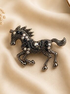 Midnight Équestre Crystal Horse Brooch
